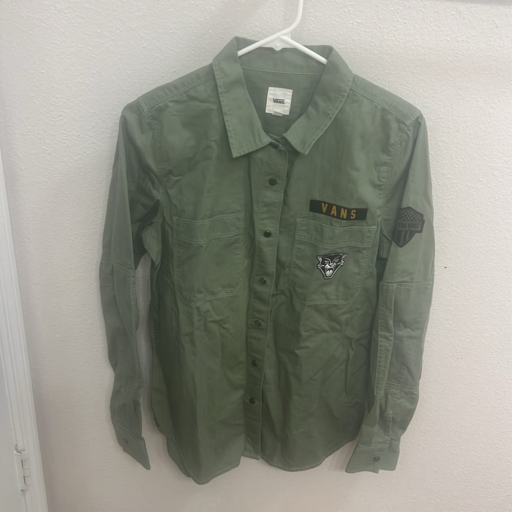 VANS CLASSIC FIT CAMO GREEN MILITARY STYLE CAMO WOMANS LONG SLEEVE